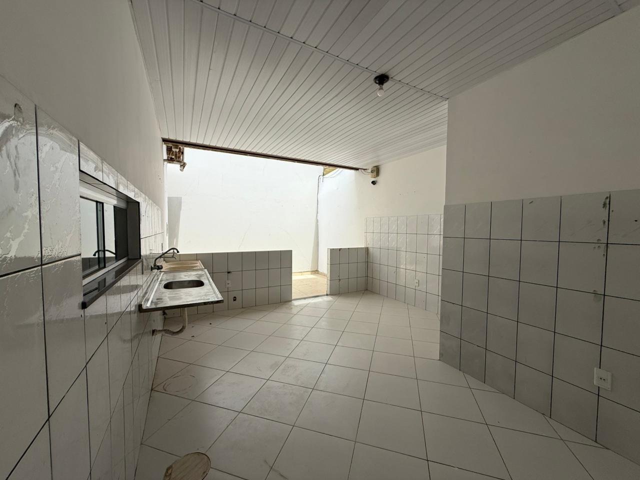 CASA NA AV. ESPERANÇA